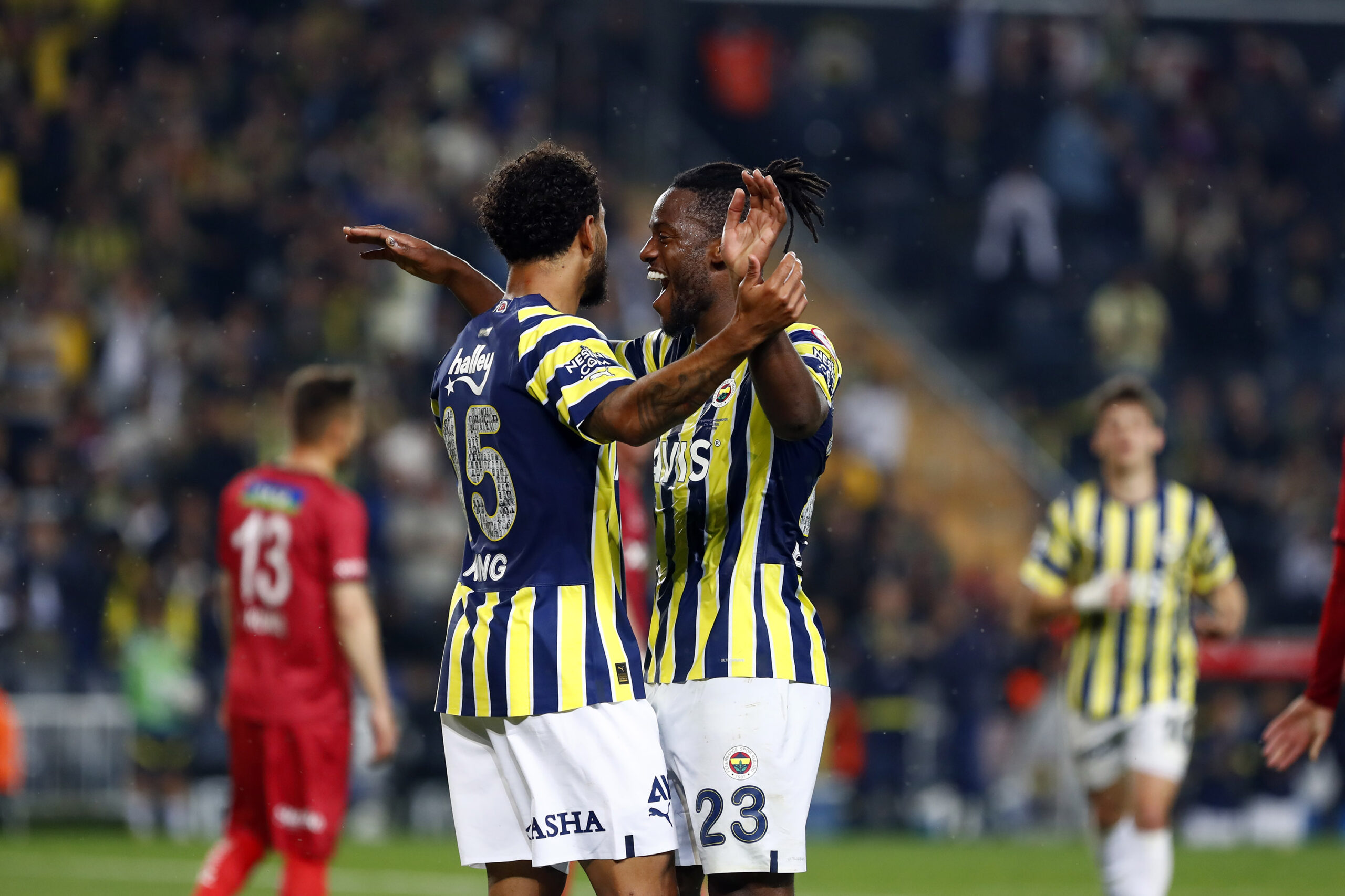 Ziraat Türkiye Kupası’nda ilk finalist Fenerbahçe