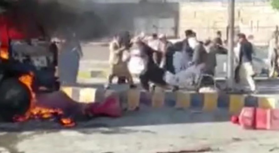 Pakistan’daki Imran Khan protestolarında can kaybı 9’a yükseldi