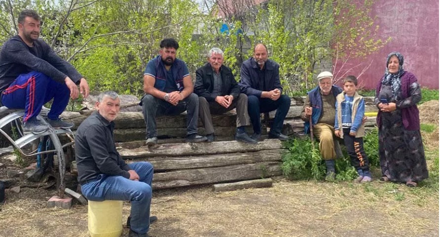 Köyde imam ve öğretmenler hariç herkesin soyadı ‘S’ ile başlıyor