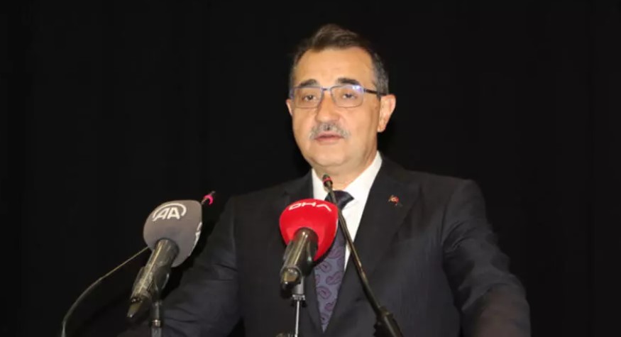 Bakan Dönmez: Güneş enerjisinde 10 yılda 10 bin megavata ulaştık