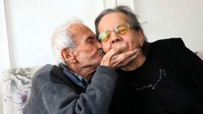 65 yıldır bitmeyen aşk! ‘En uzun süredir evli çift’ unvanına sahipler