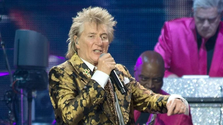 Ünlü şarkıcı Rod Stewart üç gün arayla iki kez dede oldu