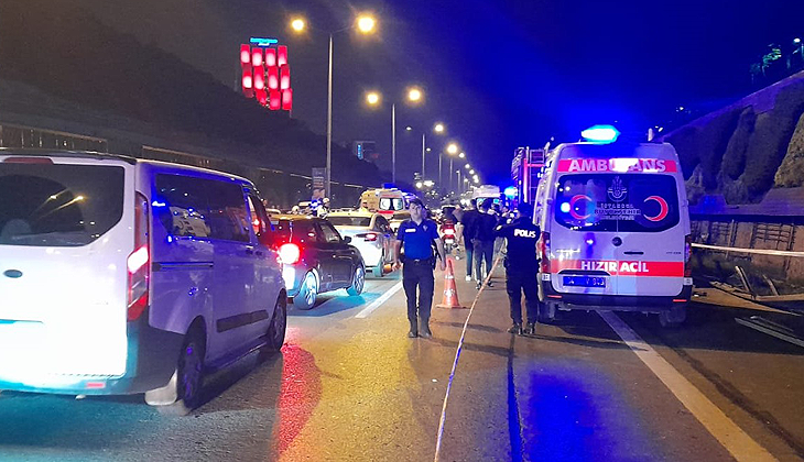 İstanbul’da otomobil belediye işçilerine çarptı: 4 ölü