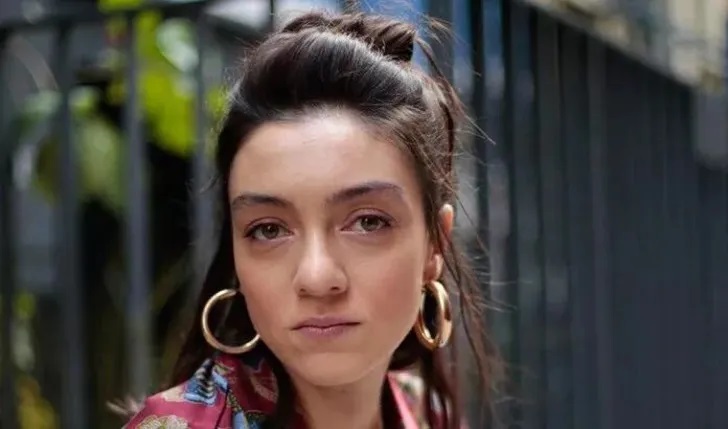 Merve Dizdar o sözlerden sonra geri vites yaptı