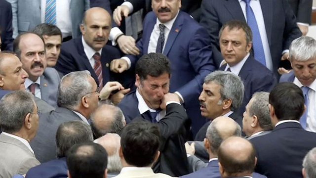 Sinan Oğan’ın TBMM’de çekilen fotoğrafı yeniden gündemde