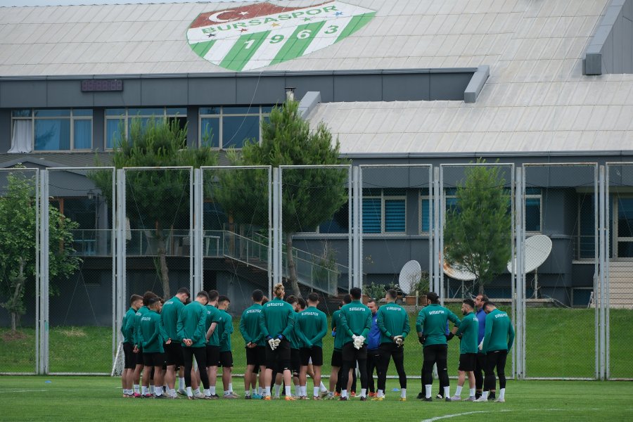 Bursaspor’da çalışmalar sürüyor