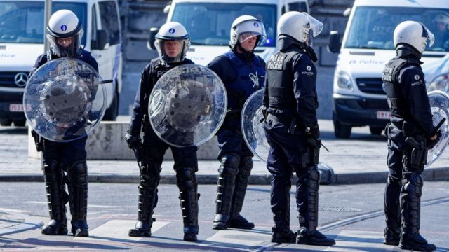 Brüksel’de polis teyakkuzda