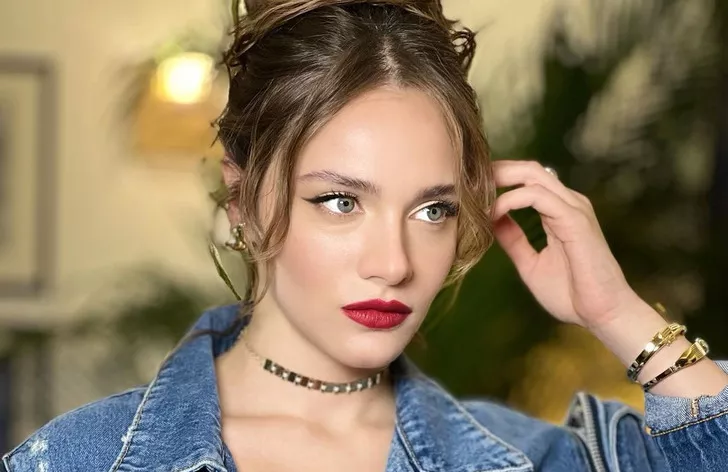 Miray Daner’den ‘yaza merhaba’ pozu