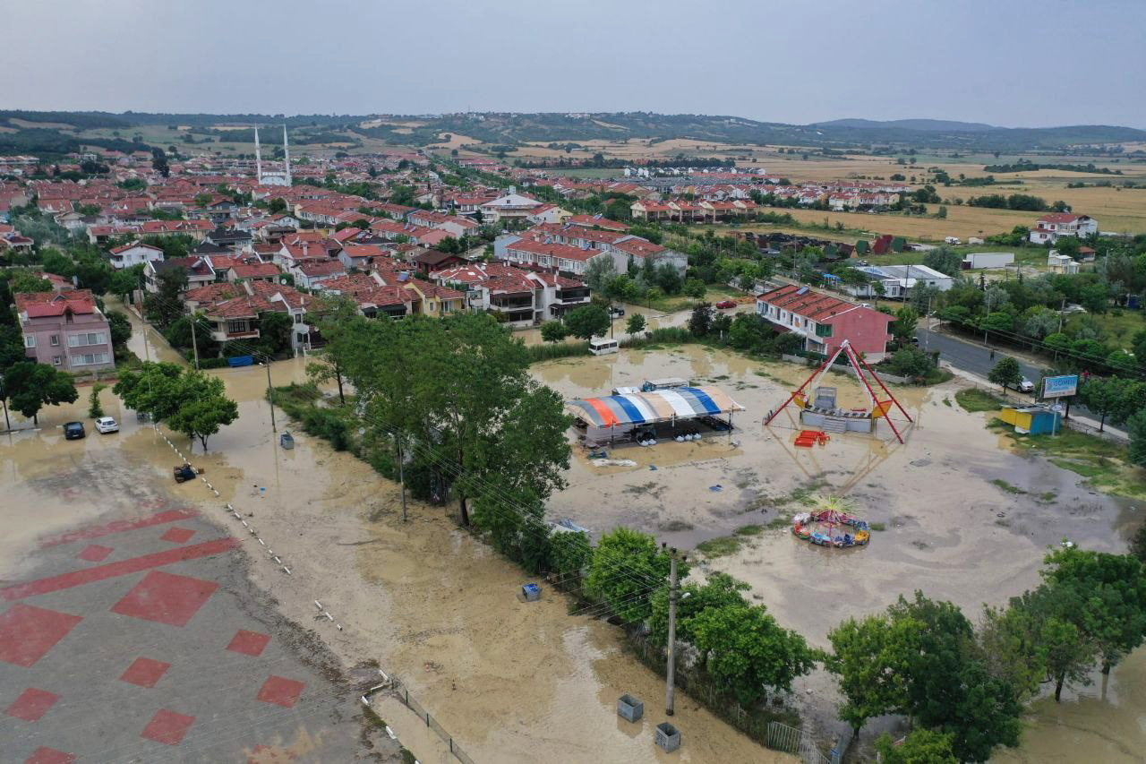 Tatil beldesi Erikli sular altında kaldı