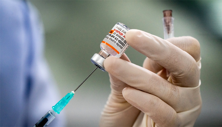 AB, koronavirüs aşılarının güncellenmesini istedi