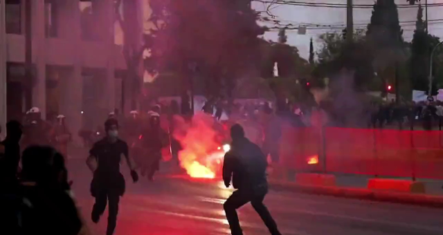 Mülteci teknesinin batması Yunanistan’da protestolara sebep oldu