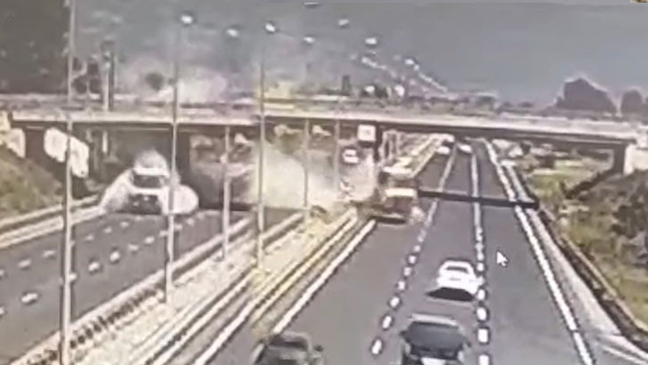 Bursa’da faciadan dönüldü! Tonlarca ağırlıktaki kamyon…