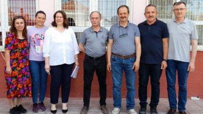 Bursa’da öğrenciler mezun öğretmenler emekli oldu