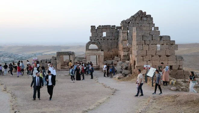 3 bin yıllık Zerzevan Kalesi’nde gözlem etkinliği