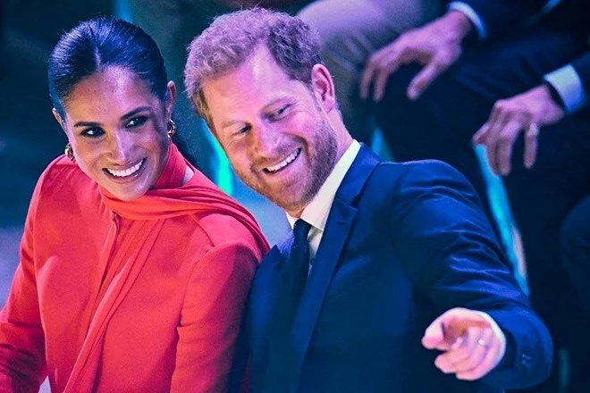 Meghan Markle ve Prens Harry’ye ‘dolandırıcı’ yakıştırması