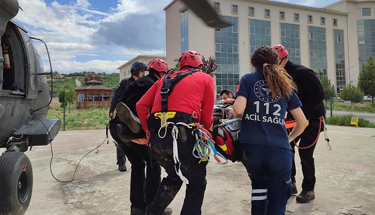 Kalp krizi geçiren çoban için helikopter havalandı