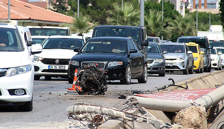 3 otomobilin çarpıştığı kazada 2 kişi hayatını kaybetti