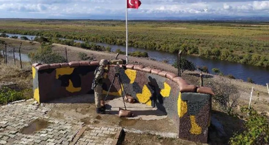 Yunanistan ve Suriye sınırlarında terör örgütleri mensubu 3 kişi yakalandı