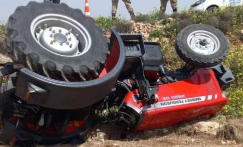 Traktör devrilmesi sonucu baba öldü, çocukları yaralandı Traktör devrilmesi sonucu baba öldü, çocukları yaralandı