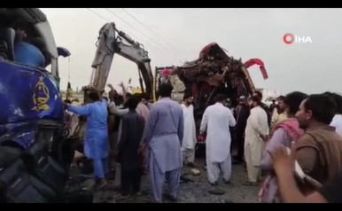 Pakistan’da otobüsler çarpıştı: 8 ölü Pakistan’da otobüsler çarpıştı: 8 ölü