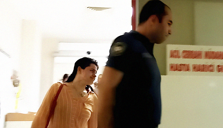 Bursa’da öfkeli kadın ayrılmak isteyen sevgilisini bıçakladı