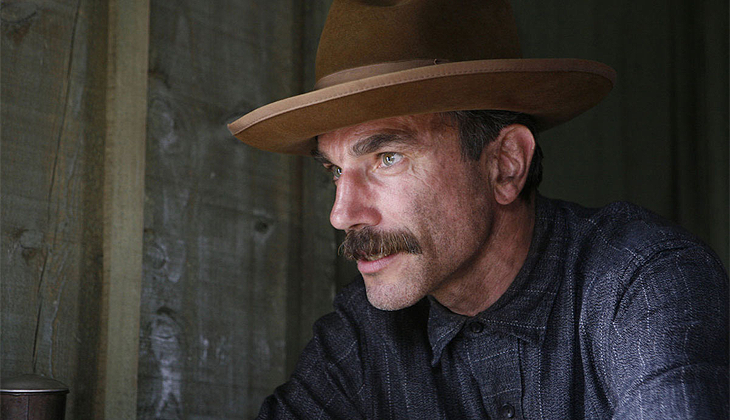 Daniel Day Lewis koltuk değnekleriyle görüntülendi