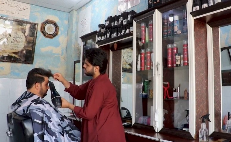 Afganistan’da sakal kesmek yasaklandı