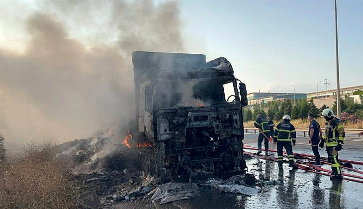 Anadolu Otoyolu’nda TIR yangını