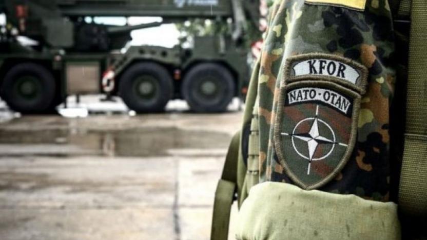 KFOR’dan gazetecilere yönelik saldırılara kınama