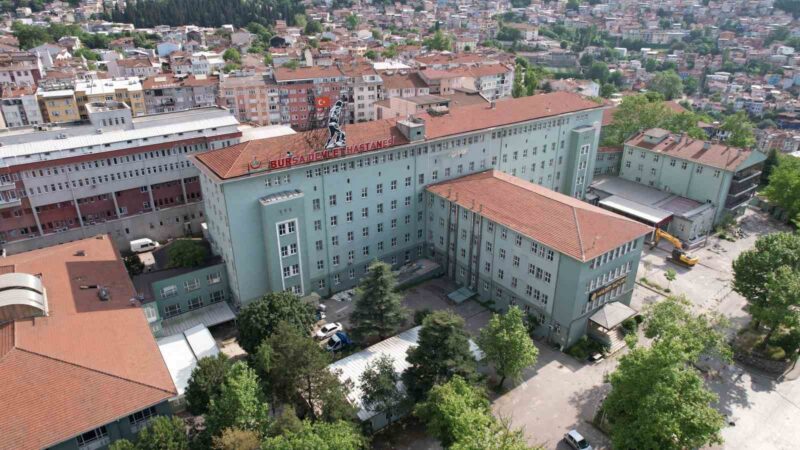 Bursa’nın tarihi hastanesi yıkılıyor!
