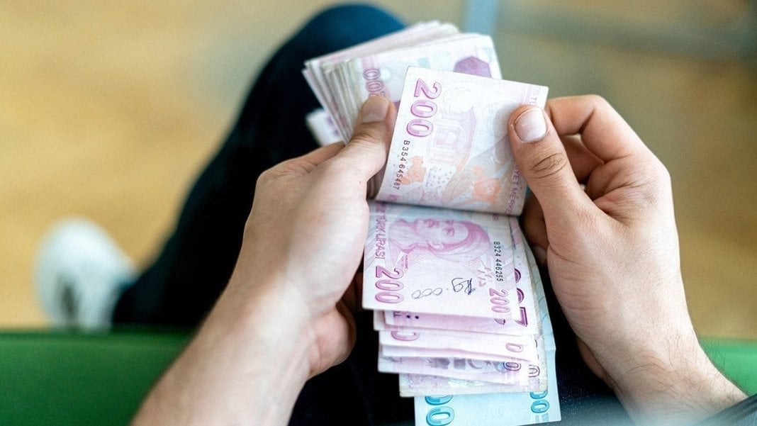 Maaşlara asgari ücret düzenlemesi