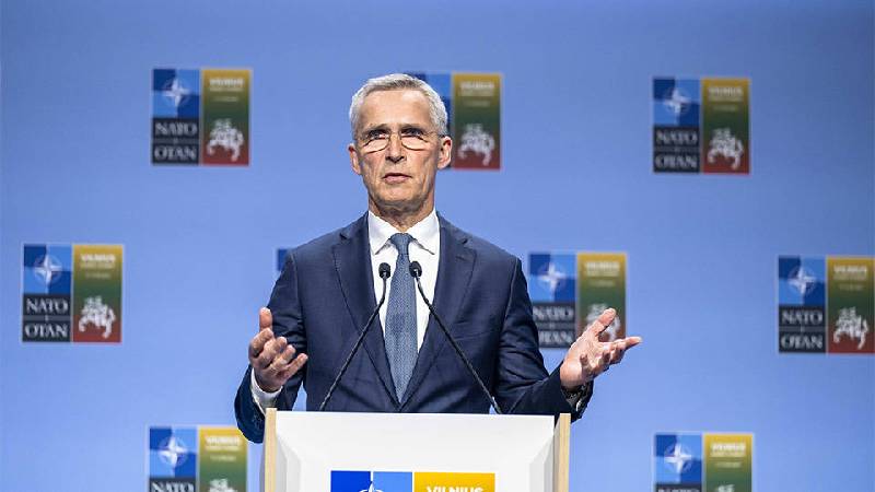 Stoltenberg: NATO üyeliği sürecindeki adımlar Ukrayna için atlanabilir