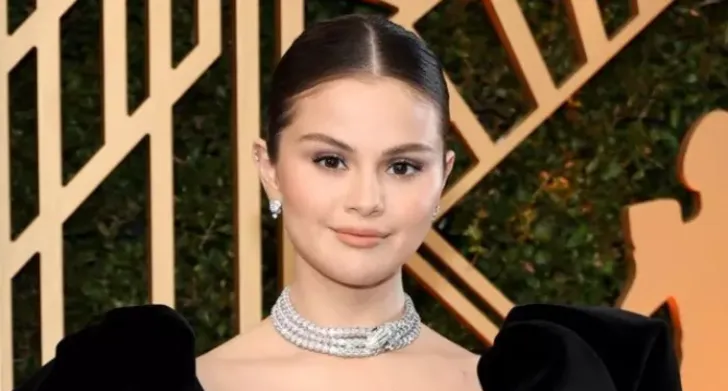 Selena Gomez sosyal medyayı salladı! Selena Gomez sosyal medyayı salladı!
