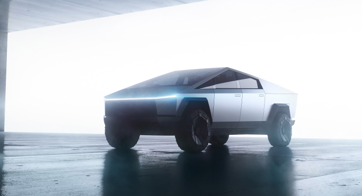 İlk Tesla Cybertruck banttan indi