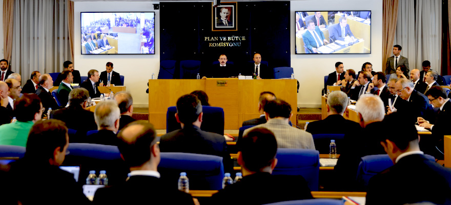Torba Yasanın komisyon görüşmelerinde tartışma: EYT, staj, BağKur, emeklilikte kademe