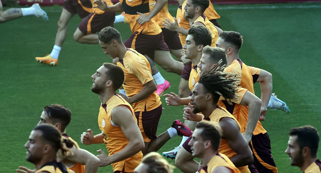 Galatasaray, Zalgiris maçının kadrosunu UEFA’ya bildirdi