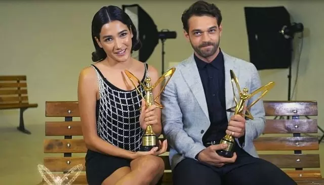 Aybüke Pusat ve Furkan Andıç sosyal medyayı salladı! Aybüke Pusat ve Furkan Andıç sosyal medyayı salladı!