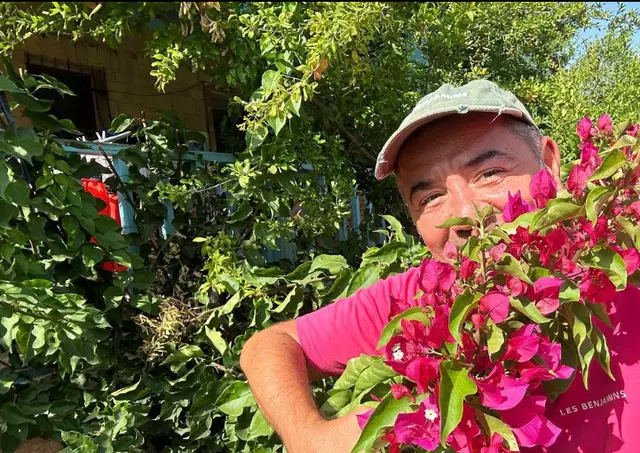 Ata Demirer o zeytinliği gösterdi