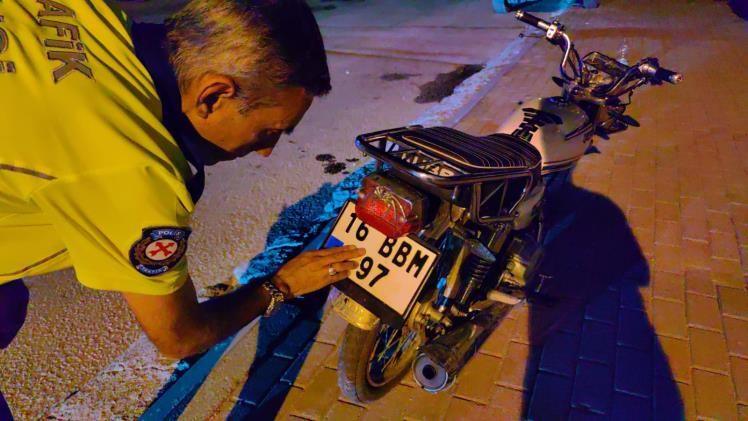 Bursa’da kaza yapan motorcuya ceza yağdı!