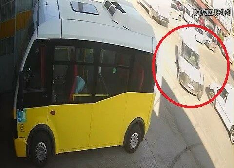 Bursa’da dalgın sürücü yayaya çarptı