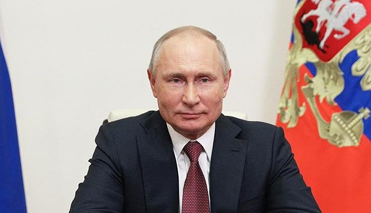 Putin, adaylığını seçim komisyonuna bildirdi