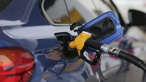 Araç sahiplerine kötü haber! Benzine zam geldi