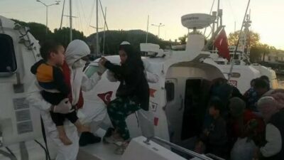 Çanakkale’de astik bottaki 45 kaçak göçmen kurtarıldı