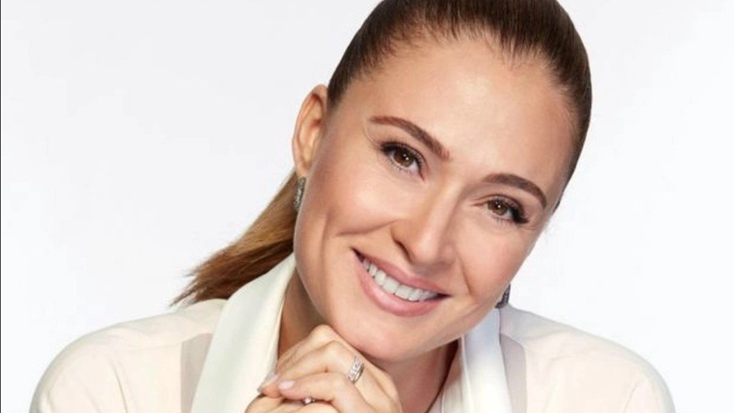 Ceyda Düvenci’den bikinili poz!