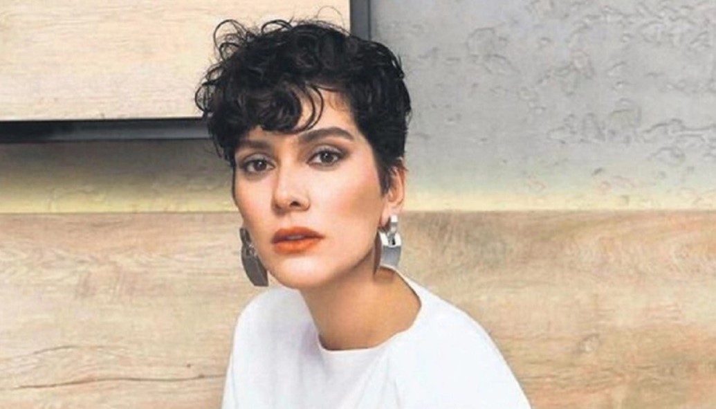 Ünlü oyuncu Bergüzar Korel’den Bursa’da yaşanan olaya tepki: Bi bitmediniz!