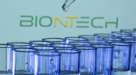 BioNTech’e “yan etki” davası başladı
