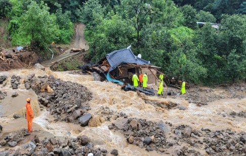 Güney Kore’de sel ve toprak kayması: 22 ölü, 14 kayıp