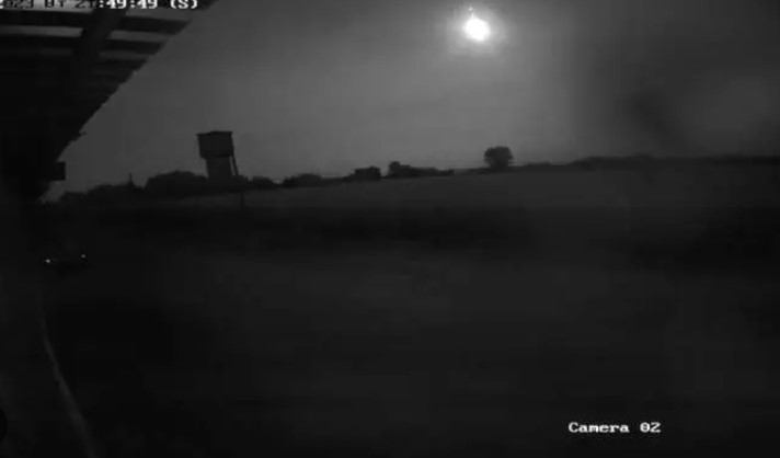Bulgaristan üzerinden geçen meteor Romanya’ya düştü Bulgaristan üzerinden geçen meteor Romanya’ya düştü
