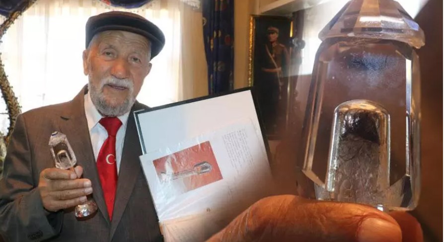 Böyle aşk görülmedi! Eşinin saçlarını yarım asırdır saklıyor