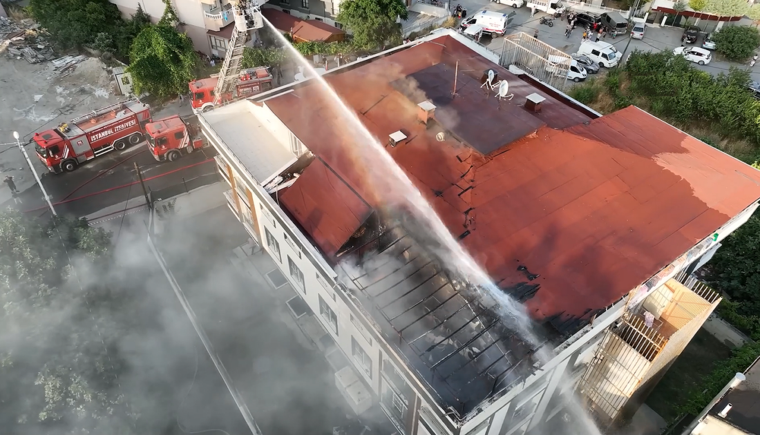 Özel bakım merkezinde yangın: 14 kişi dumandan etkilendi